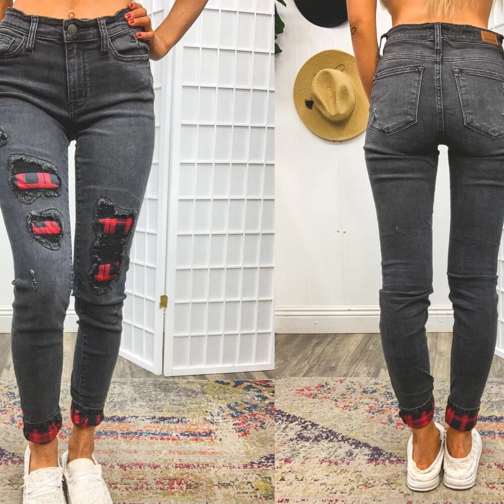 NWT JUDY BLUE buffalo plaid patched destroyed skinny fit jeans (9/29)